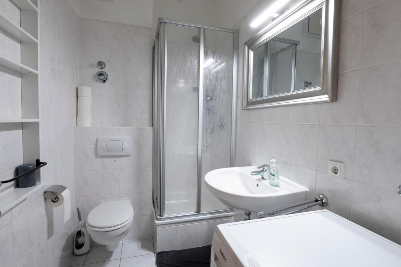 Ferienwohnung Brühl, ruhige Seitenstrasse und super gemütlich Chemnitz Exterior foto